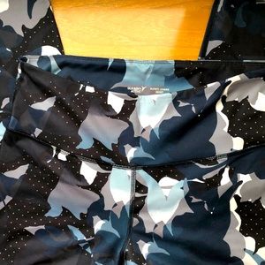 Old Navy active pants navy floral size XL